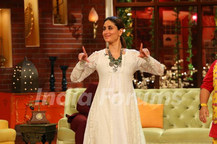 Kareena Kapoor Promotes Ki & Ka on Comedy Nights Live