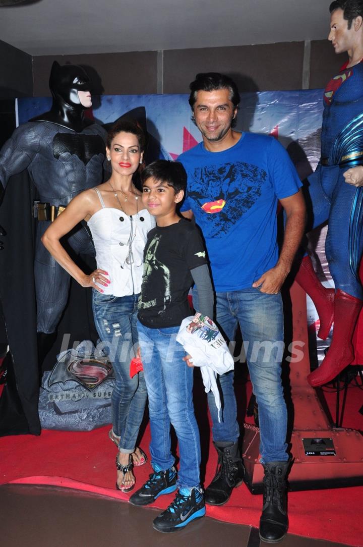 Chetan Hansraj with family at Special Screening of Batman V Superman