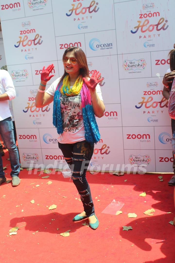 Deepshika Nagpal at Zoom Holi Party