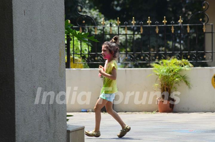 Sanjay Dutt's Kids Iqra Dutt and Shahraan Dutt Play Holi