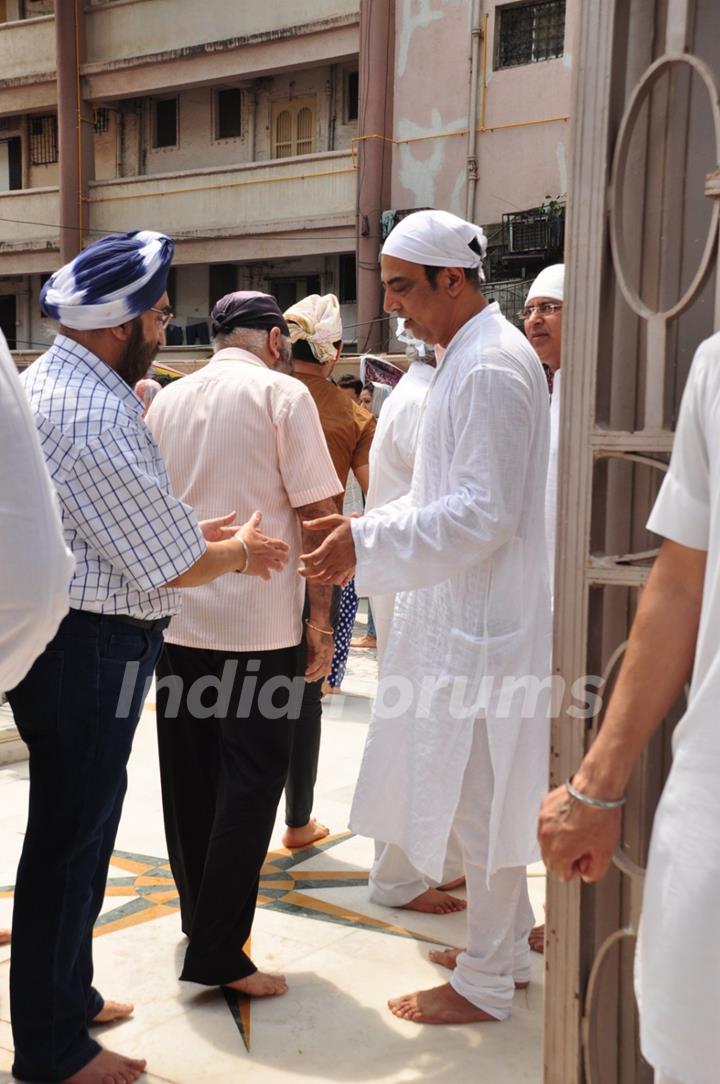 Vindoo Dara Singh at Prayer Meet of his Mother