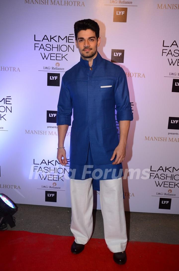 Sooraj Pancholi at Lakme Fashion Show 2016