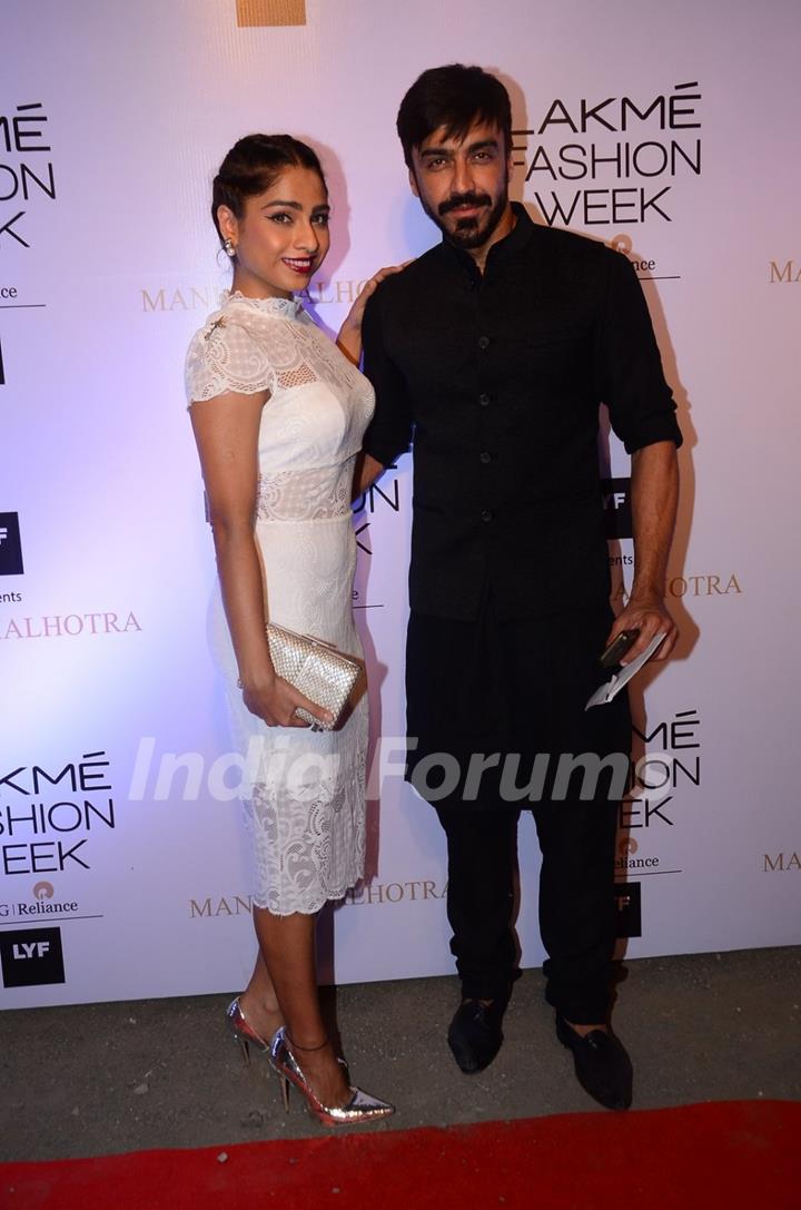 Ashish Chowdhry and Samita Bangargi at Lakme Fashion Show 2016