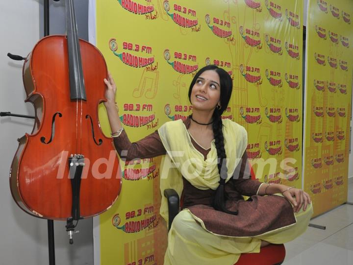 Amrita Rao Promotes Meri Awaz Hi Pehchaan Hai' on Radio Mirchi