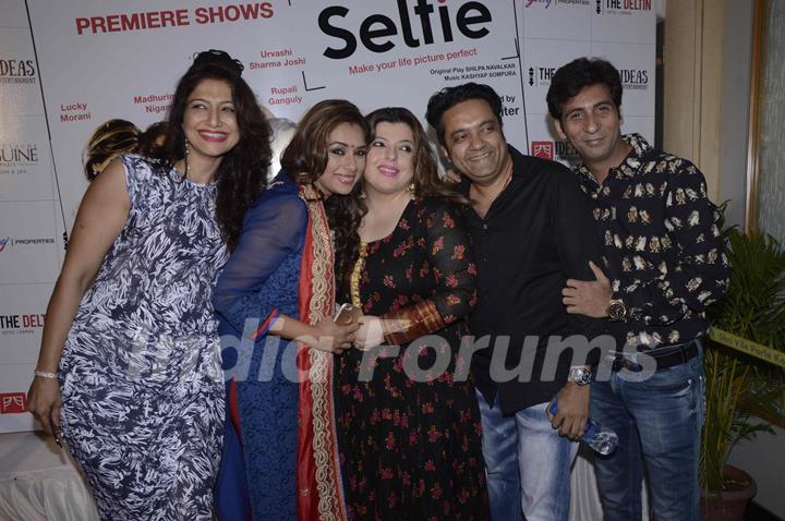 Rupali Ganguly and Delnaz Irani at Selfie With Celebs Paritosh Painter Play 2016