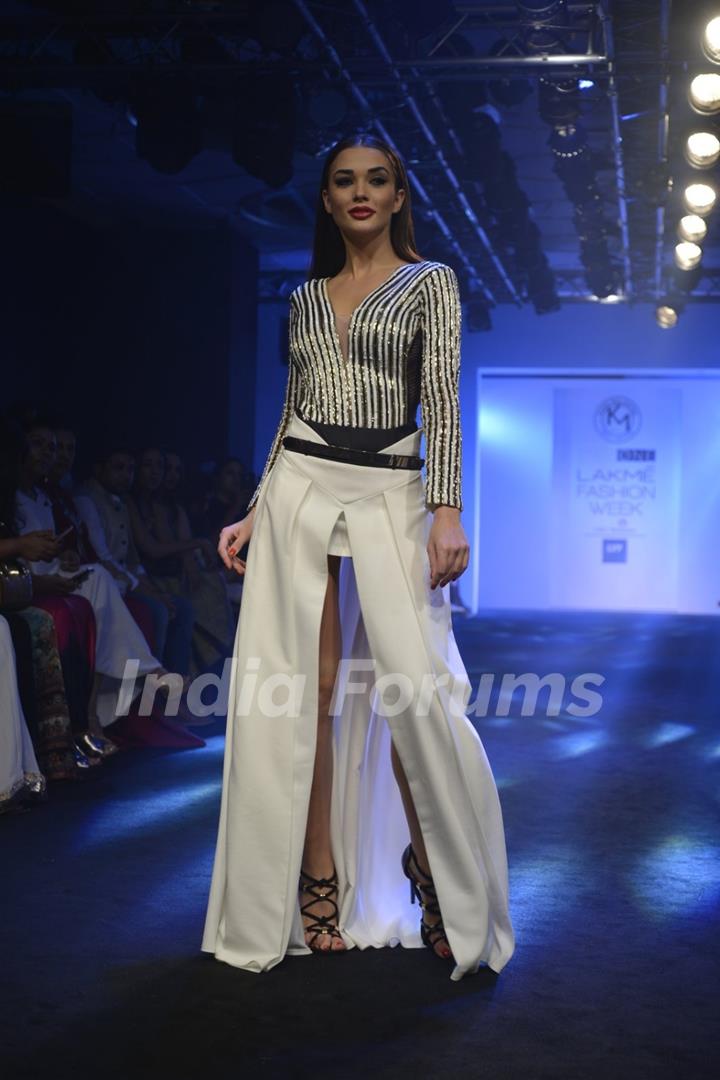 Amy Jackson Walks the ramp at Lakme Fashion Show 2016 - Day 5