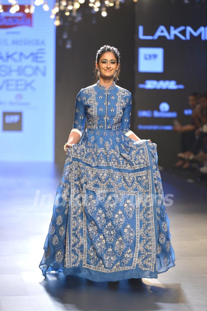 The 'Beauty' Illeana D'cruz Walks the ramp at Lakme Fashion Show 2016