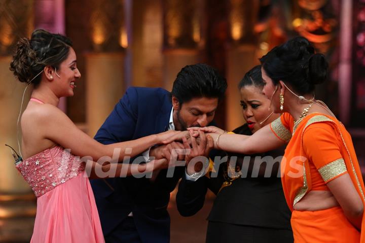 Shah Rukh Khan promotes 'Fan' on 'Comedy Nights Bachao!