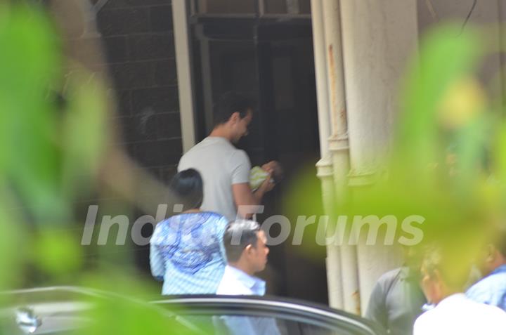 Arpita Khan and Aayush Sharma arrives at Galaxy apartment with baby Ahil