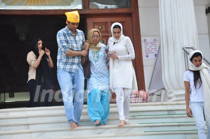 Vikas Gupta and Kamya Punjabi at Prayer Meet of 'Pratyusha Banerjee'