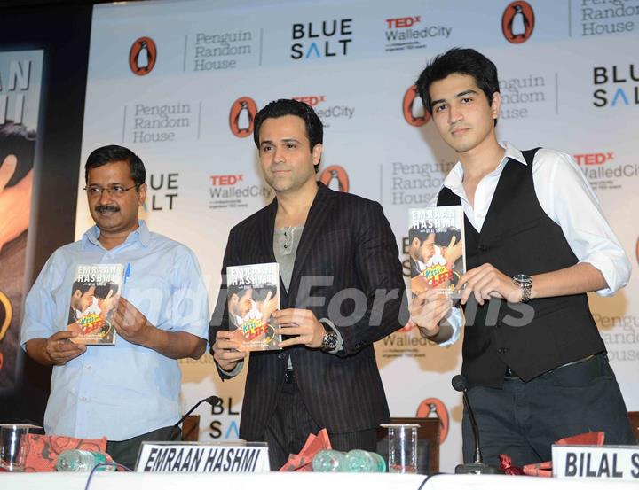 Emran Hashmi Promotes his book 'Kiss of Life' with Arvind Kejriwal