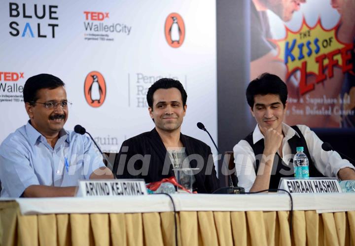 Emran Hashmi Promotes his book 'Kiss of Life' with Arvind Kejriwal