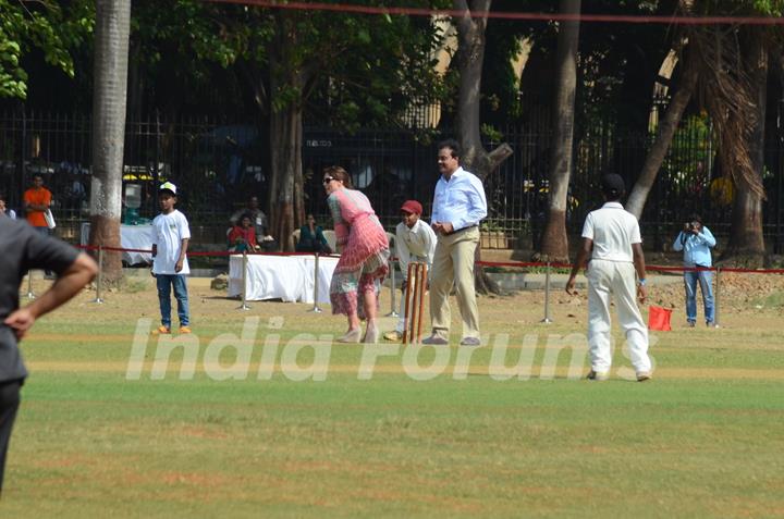 Princess Kate Plays Cricket in Mumbai