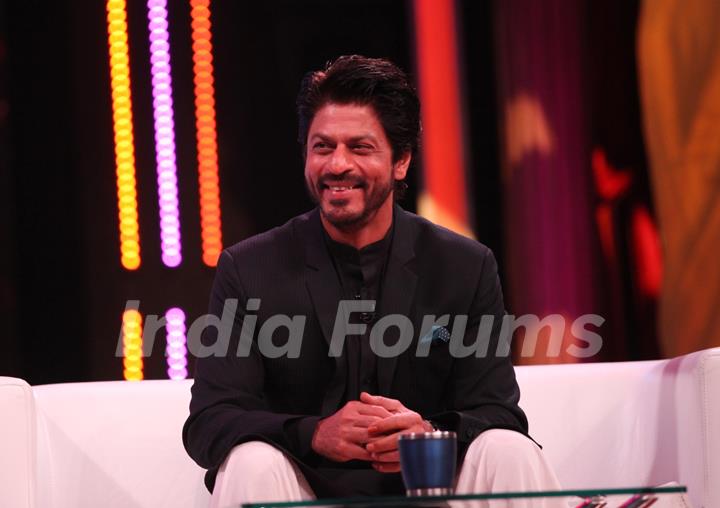 Shah Rukh Khan Promotes 'Fan on 'Chala Hawa Yeu Dya'