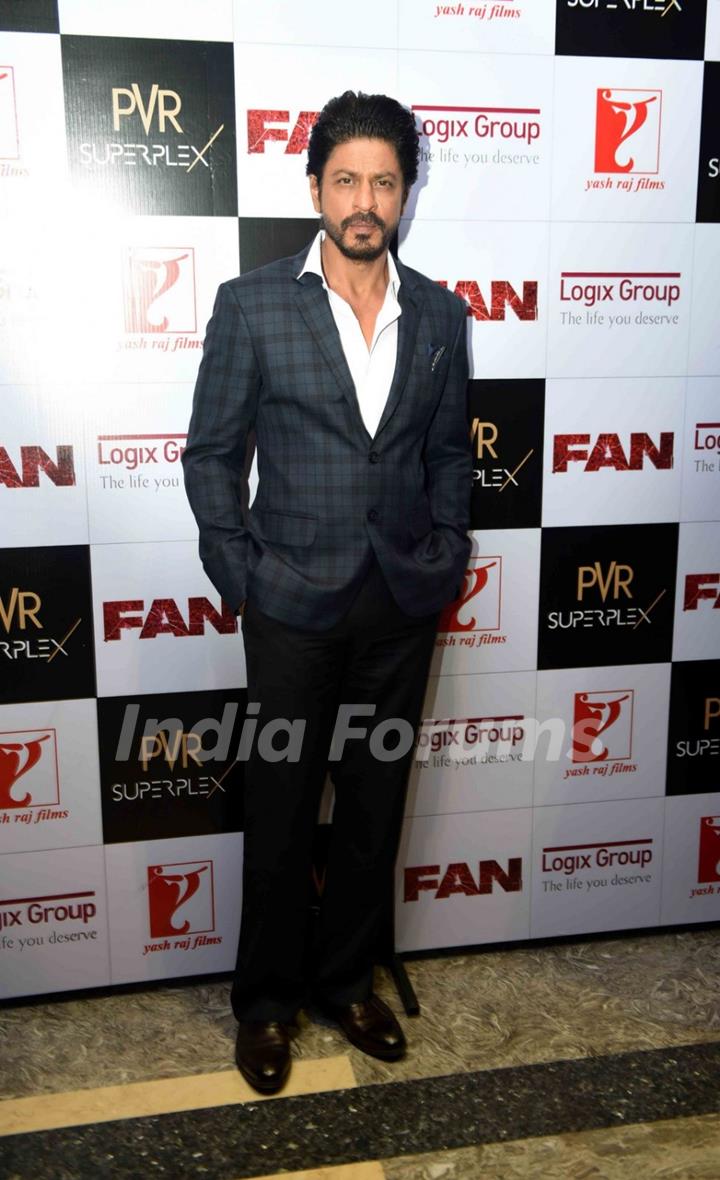 Shah Rukh Khan at Press Meet of 'Fan' in Noida