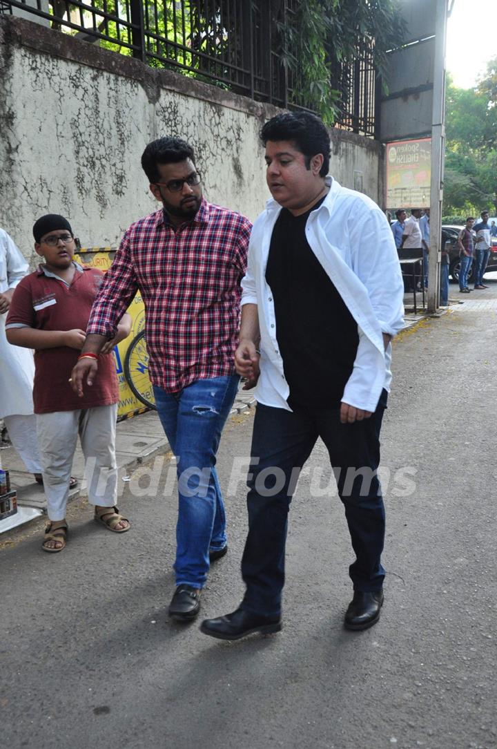 Sajid Khan at Funeral of Firoz Nadiadwala's Mother Munira Nadiadwala