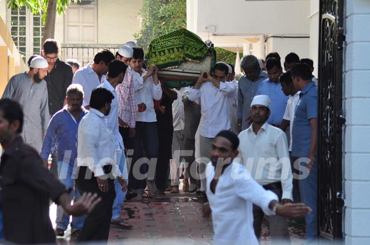 Funeral of Firoz Nadiadwala's Mother Munira Nadiadwala