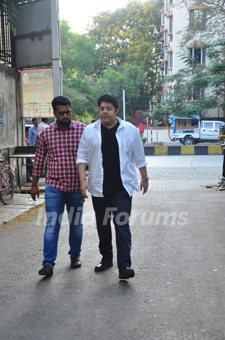 Sajid Khan at Funeral of Firoz Nadiadwala's Mother Munira Nadiadwala