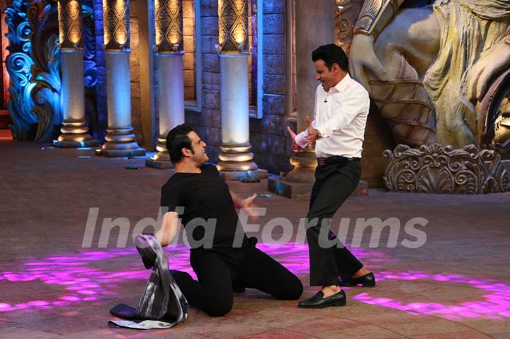 Krushna Abhishek and Manoj Bajpayee at Promotions of 'Traffic' on Comedy Nights Bachao