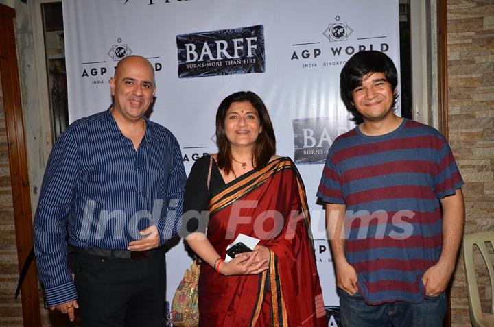 Sarika at Saurabh Shukla's Play 'Barf'