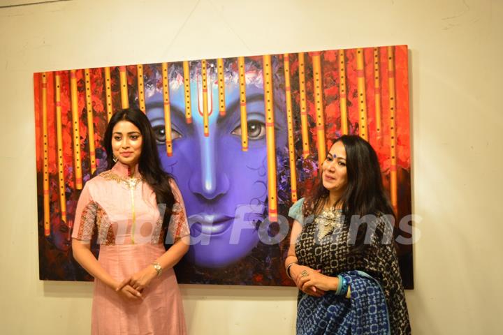 Shriya Saran Inagurates Rakhi Baid's Painting Exhibition