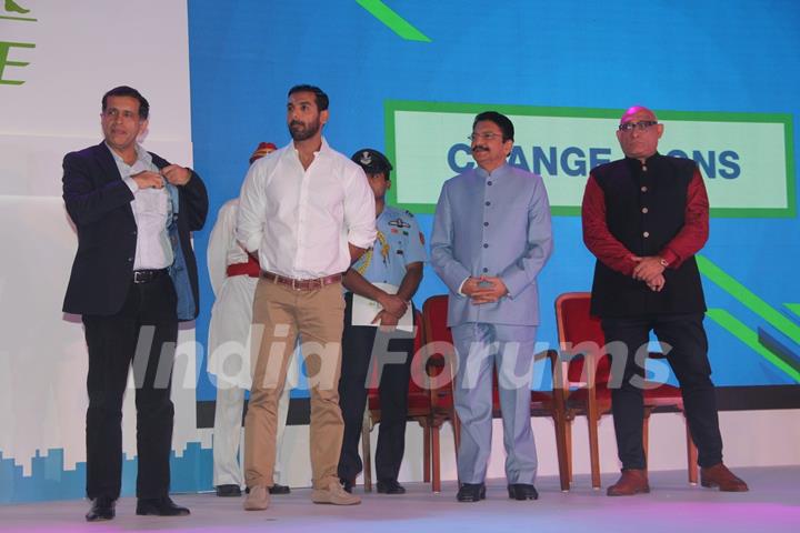 John Abraham at Standard Chartered Mumbai Marathon Fundraiser Event!