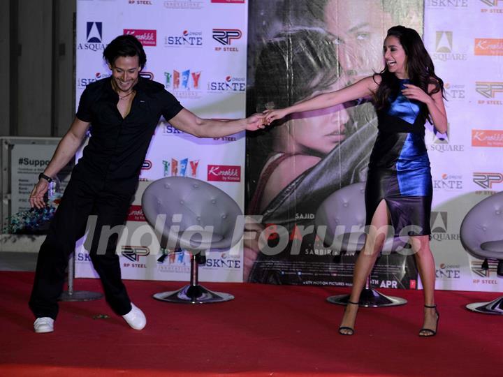 Shraddha Kapoor and Tiger Shroff show their dance moves at Promotions of Baaghi in Delhi