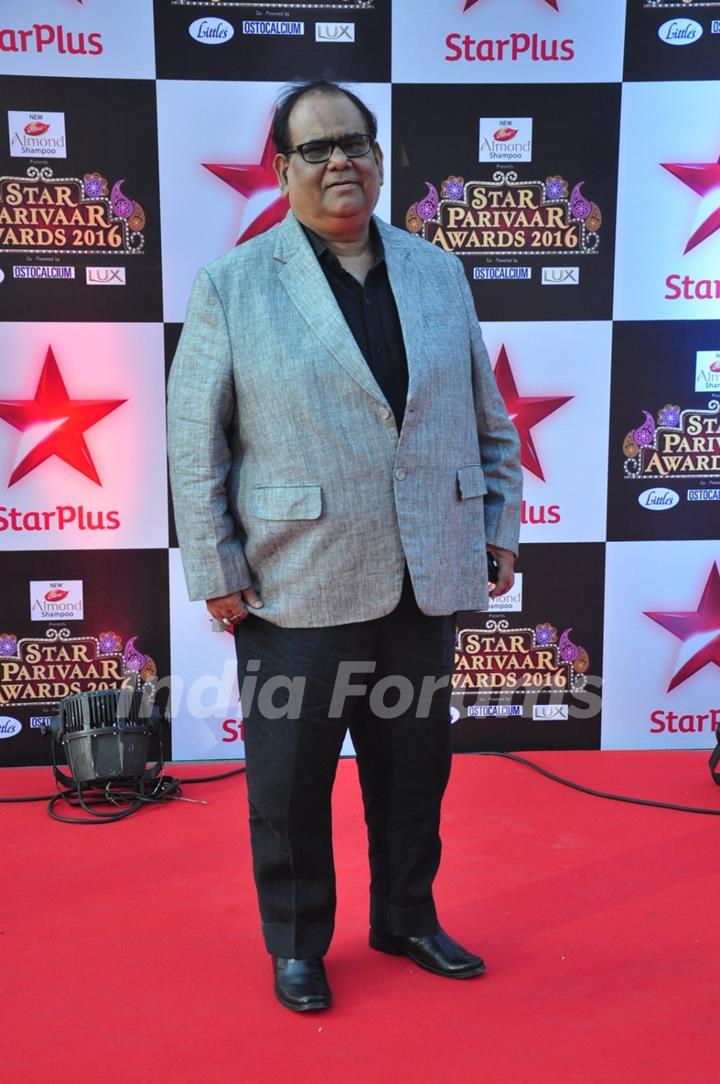 Satish Kaushik at Star Parivar Awards Red Carpet Event