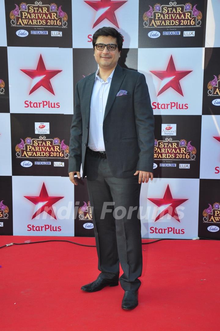 Goldie Behl at Star Parivar Awards Red Carpet Event