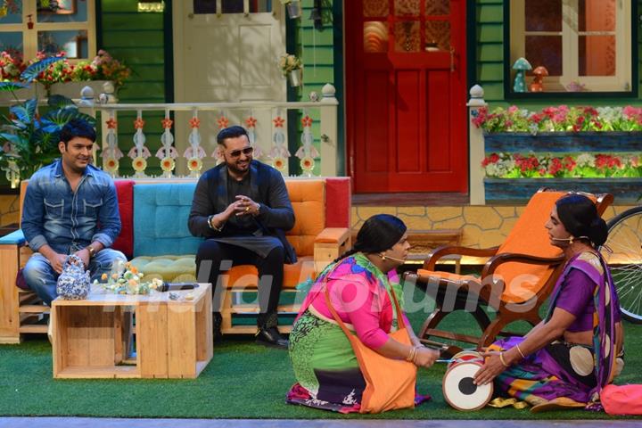 Kapil Sharma, Honey Singh, Kiku Sharda and Sunil Grover on the sets of 'The Kapil Sharma' Show