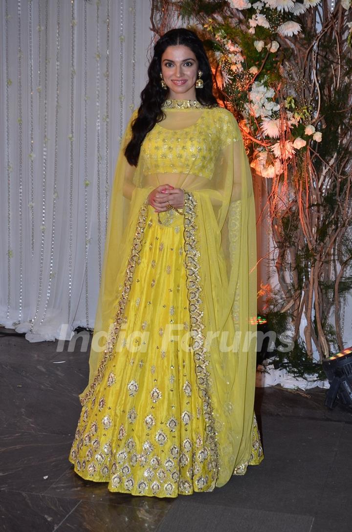 Divya Khosla at Karan - Bipasha's Star Studded Wedding Reception