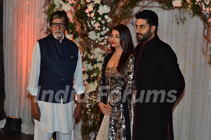 Bachan Family at Karan - Bipasha's Star Studded Wedding Reception