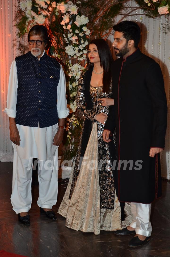 Bachchan Family at Karan - Bipasha's Star Studded Wedding Reception