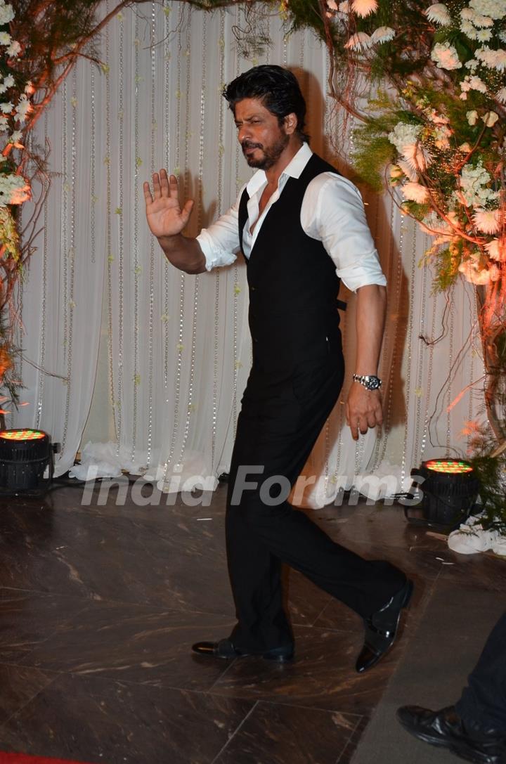 Shah Rukh Khan at Karan - Bipasha's Star Studded Wedding Reception