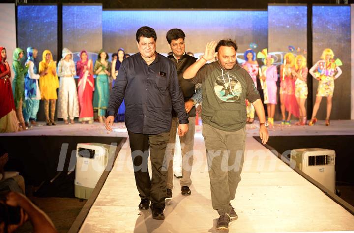 Gajendra Chauhan walks the Ramp at Fashion Event 'Avassa'