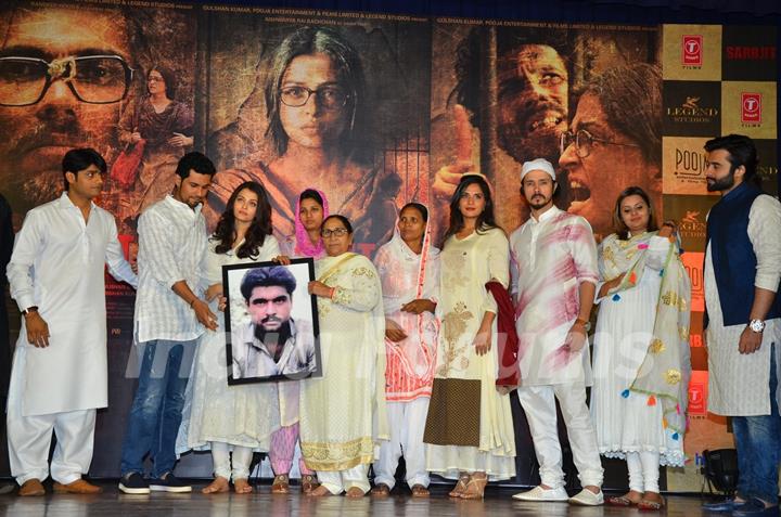 Sarabjit Team Pay Tribute to Sarabjit