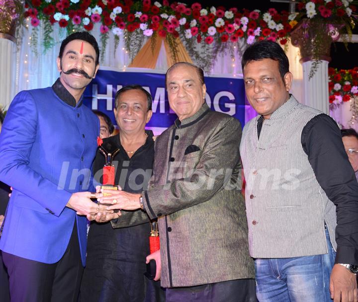 Sandip Soparrkar awarded with 'Humlog' Award