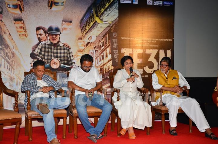 Sujoy Ghosh, Ribhu Das Gupta, Amitabh Bachchan and Vidya Balan at Trailer Launch of 'TE3N'