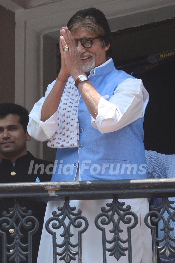 Amitabh Bachchan and Jaya Bachchan Promote Kalyan Jewellers in Kolkata