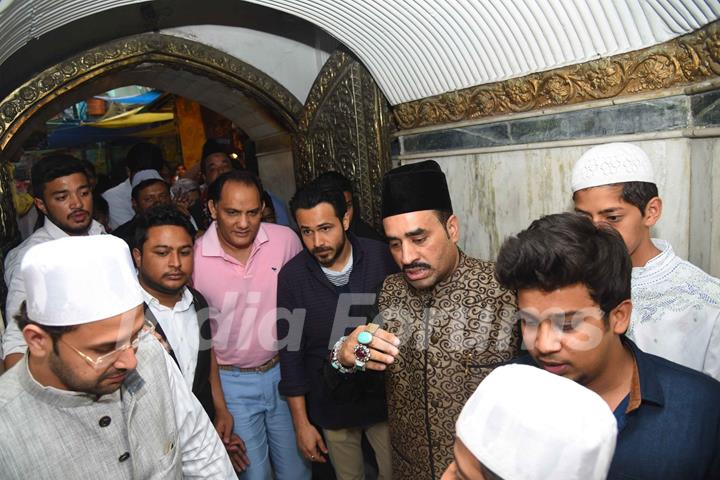 Emran Hashmi and Mohammad Azharuddin at Nizamuddin Dargah