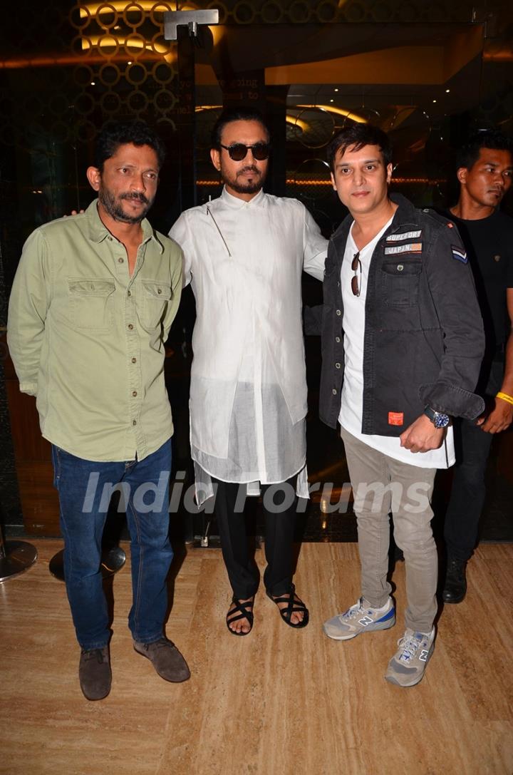 Nishikant Kamat with Jimmy Shergill and Irrfan Khan at Trailer Launch of the film 'Madari'