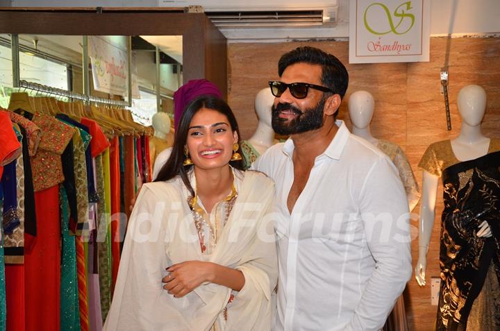 Athiya and Suneil Shetty at Abitare Art Gallery's Exhibition