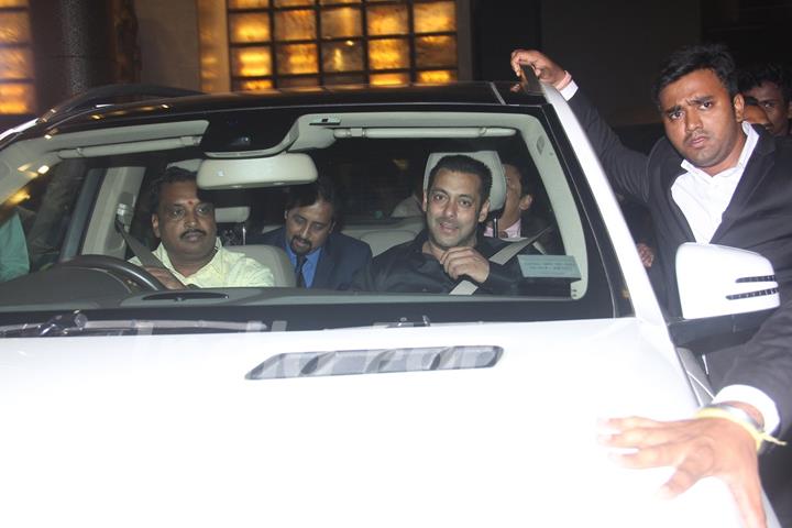 Salman Khan Grace the Wedding Reception of Preity Zinta & Gene Goodenough