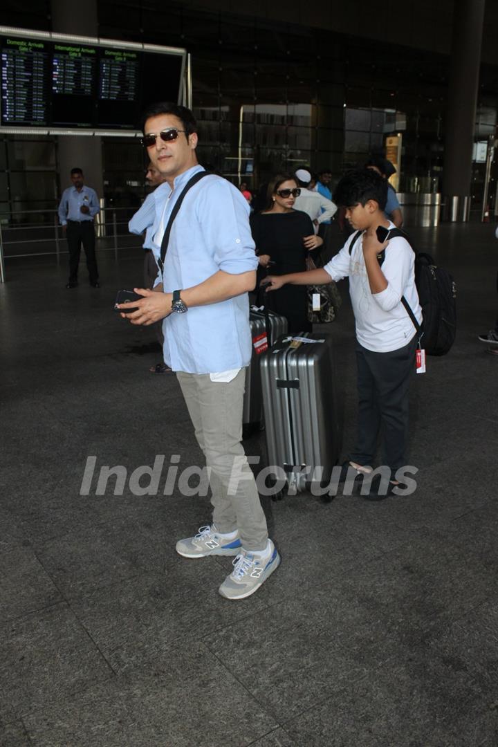 Jimmy Shergill Snapped at Airport