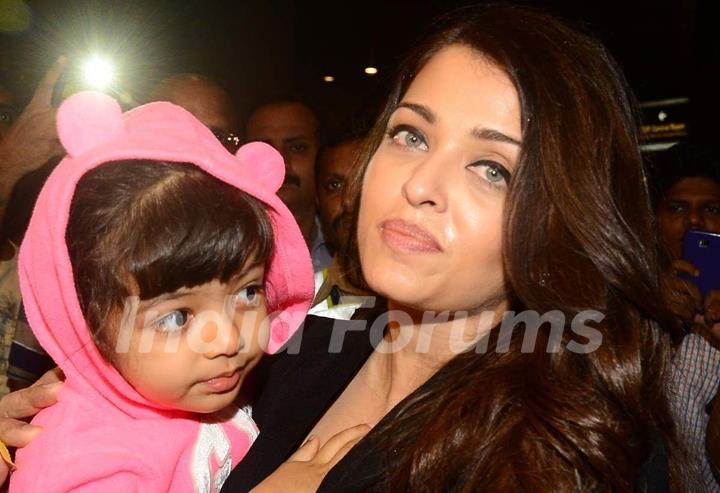 Aishwarya Rai Bachchan with Aaradhya Bachchan