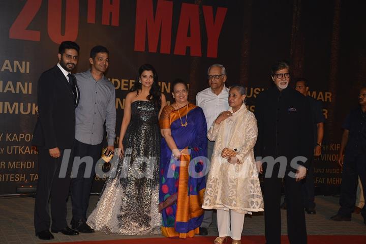 Amitabh Bachchan, Aishwarya Rai Bachchan and Abhishek Bachchan at Special Premiere of 'Sarabjit'