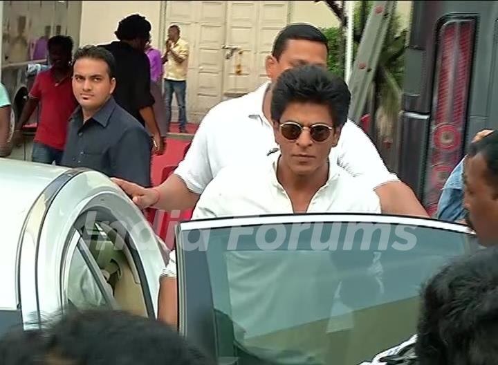 Shah Rukh Khan Snapped at Mehboob Studio