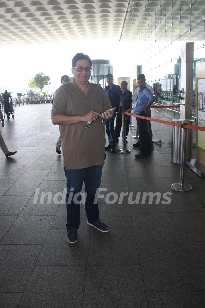 Airport Spotting: Vashu Bhagnani