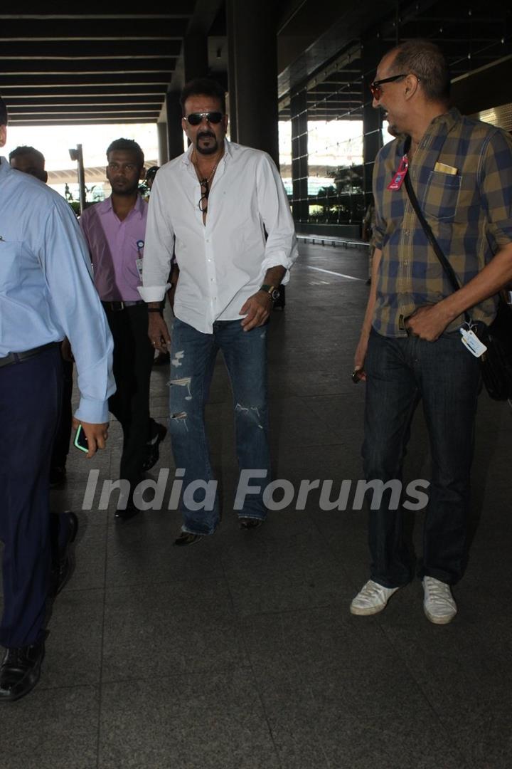 Airport Spotting: Baba Sanjay Dutt