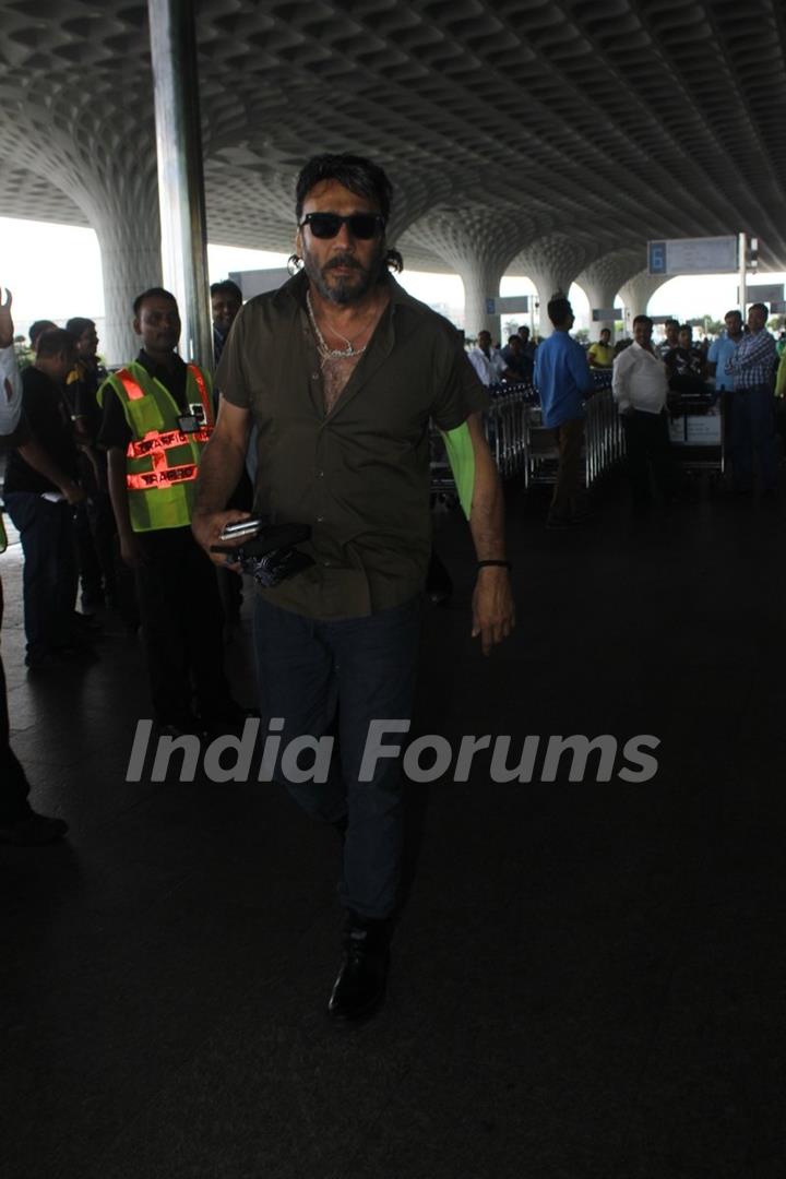 Spotted at Airport: Bindass Bhidu Jackie Shorff!